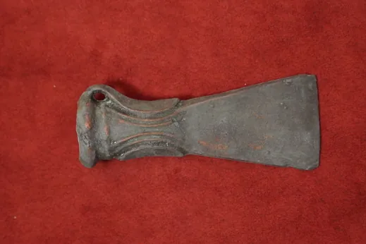 Bronzová sekyra – epoxid, odlitek