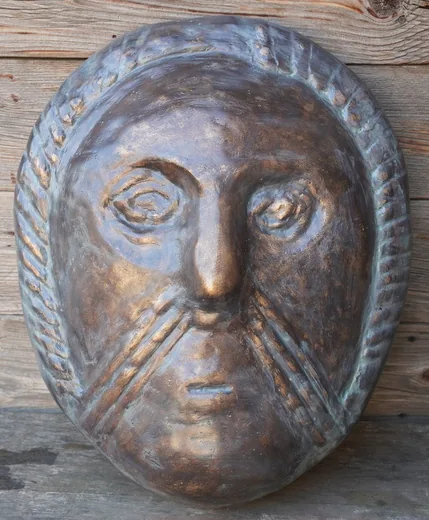 3D sken miniaturního artefaktu ve velikosti na fasádu muzea