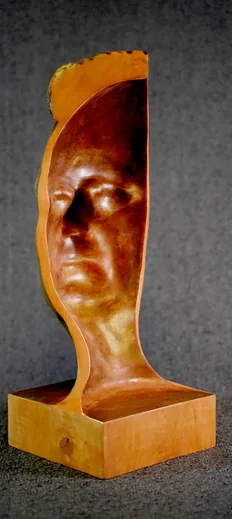 Marián Kožíšek – hrušeň, 17×17×42 cm, 2024
