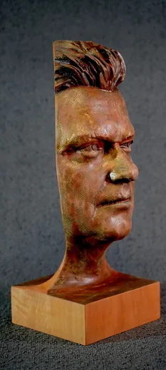 Marián Kožíšek – hrušeň, 17×17×42 cm, 2024