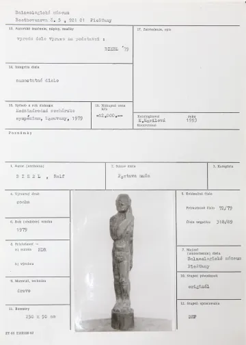 Katalogizační karta, Rolf Biebl (NDR), Postava muža, 1979, dřevo, 250 × 50 cm