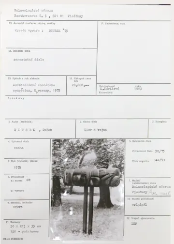 Katalogizační karta, Dušan Dzurek (SR), Mier a vojna, 1975, dřevo, 50 × 215 × 35 cm, podstavec 150 cm