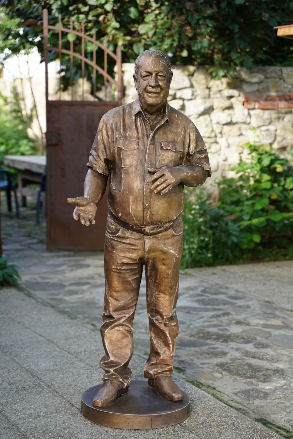 Socha Anton Masaryk, dub, 60×50×180 cm