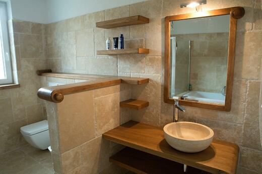 REALIZACE DŘEVĚNÝCH  ČÁSTÍ KOUPELNY