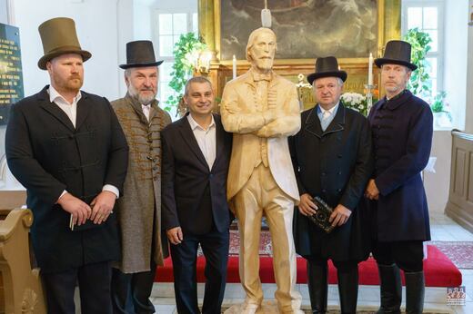 J. M. HURBAN, socha pro obec Hluboká