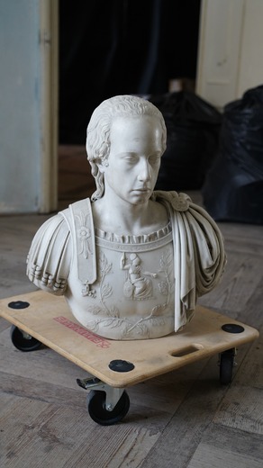 Originál busty arcivévodu Karla v carrarském mramoru (Veveří)