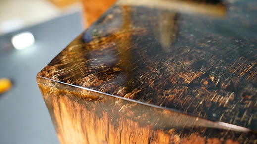 DETAIL EPOXIDOVÉHO ZALITÍ (designového objektu)