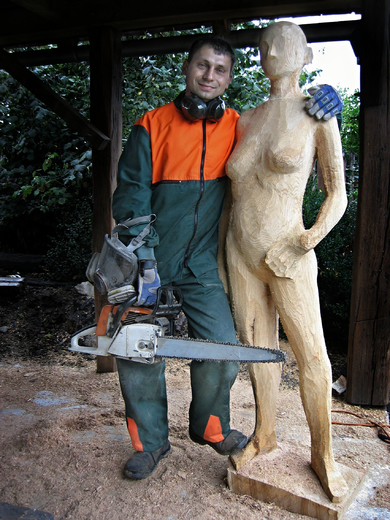 SOCHA K FOTOSERIÁLU DO KNIHY