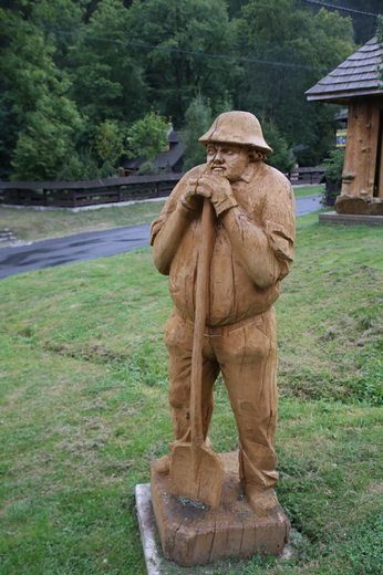 PRACANT, dub, 60x50x200, 2016