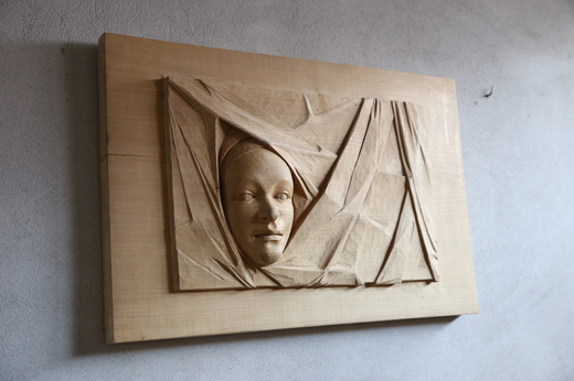 TVÁŘ V ZÁVOJI, lípa